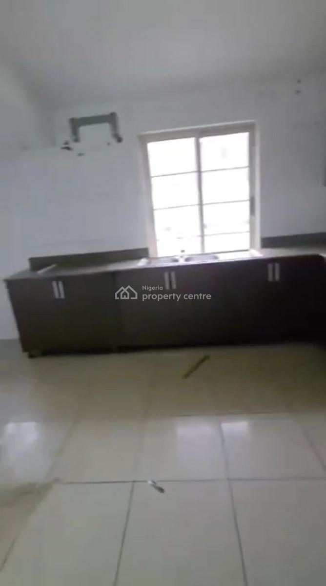 Very Large Spacious 5brm Flat Apartment, Lekki Phase1, Lekki, Lagos, Flat / Apartment for Rent