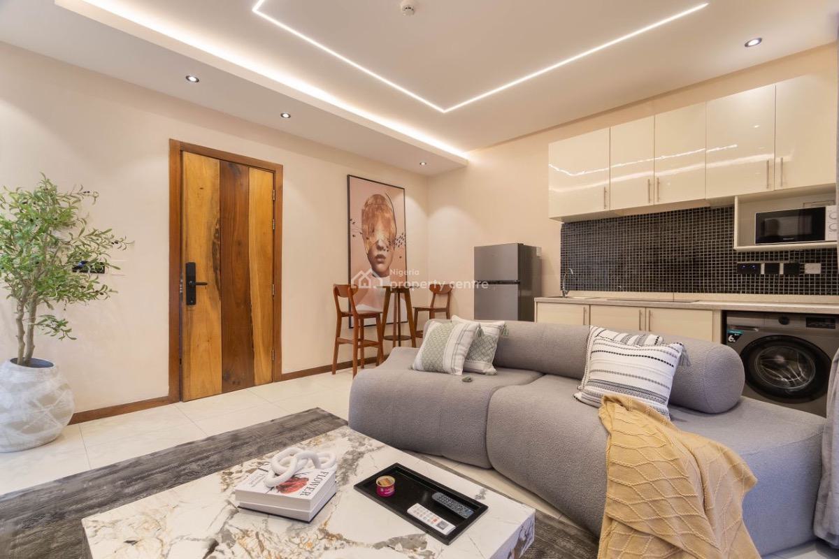 New Cinematic 1bedroom with Pool and Ps5, Lekki Phase 1, Lekki, Lagos, Flat / Apartment Short Let