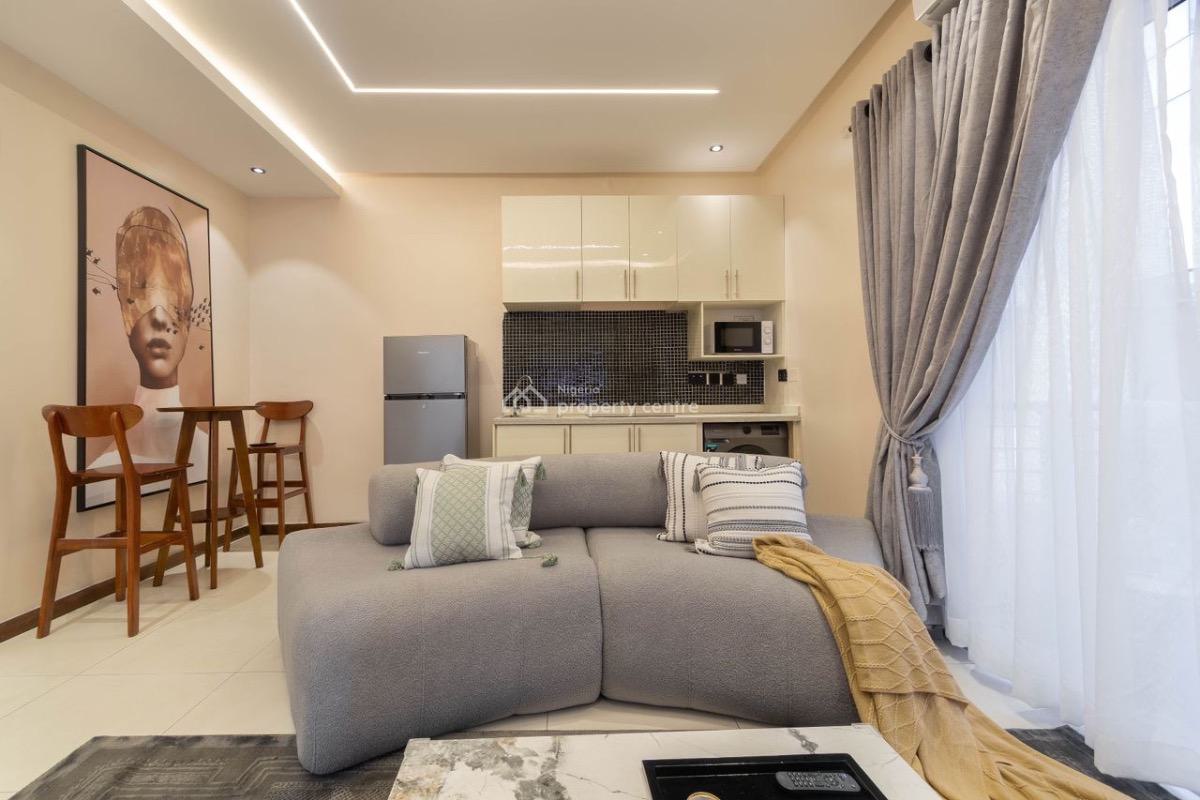 New Cinematic 1bedroom with Pool and Ps5, Lekki Phase 1, Lekki, Lagos, Flat / Apartment Short Let