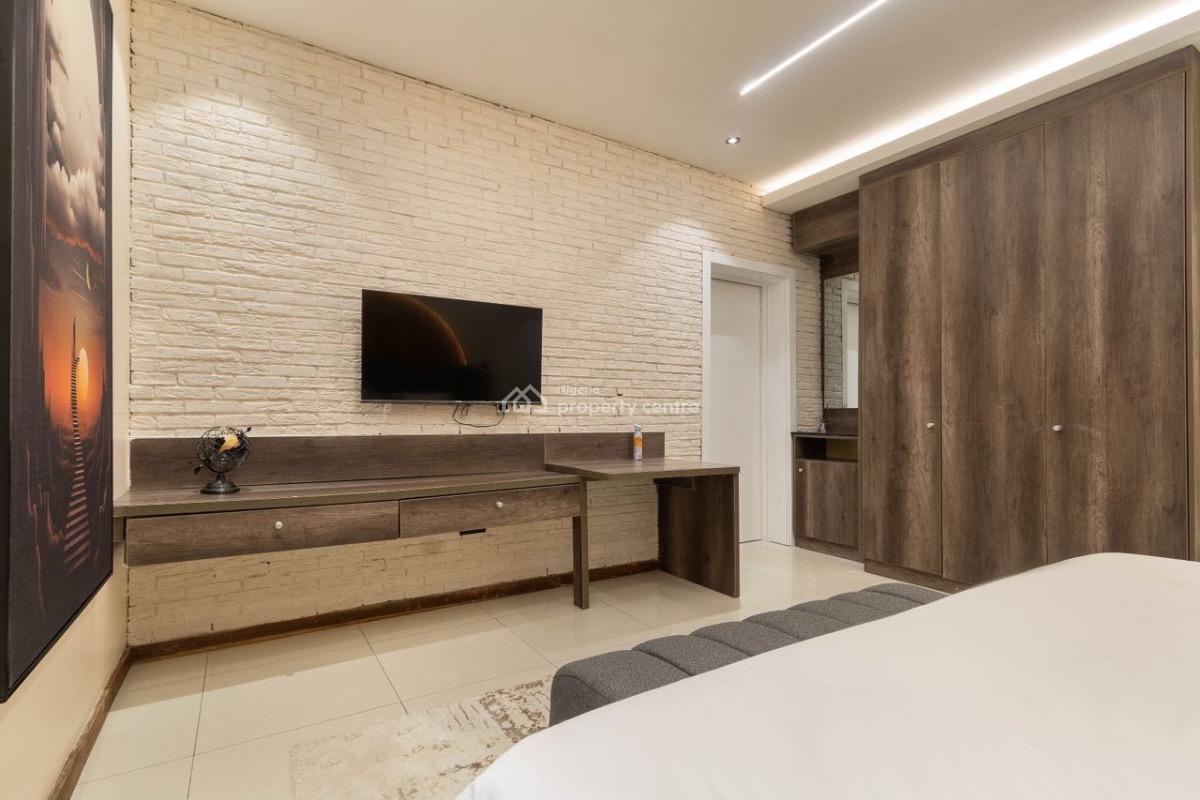New Cinematic 1bedroom with Pool and Ps5, Lekki Phase 1, Lekki, Lagos, Flat / Apartment Short Let