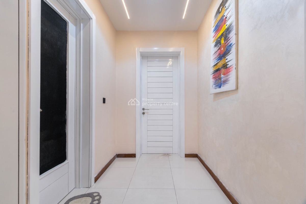 New Cinematic 1bedroom with Pool and Ps5, Lekki Phase 1, Lekki, Lagos, Flat / Apartment Short Let