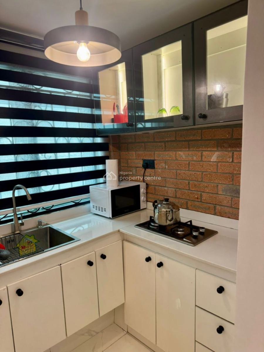 Luxury 1 Bedroom Apartment with Ps5 and Bathtub, Lekki Phase 1, Lekki, Lagos, Flat / Apartment Short Let