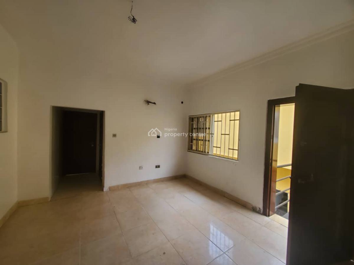 36sqm Shop Space on Upper Floor., Emma Abimbola Cole, Lekki Phase 1., Lekki Phase 1, Lekki, Lagos, Shop for Rent