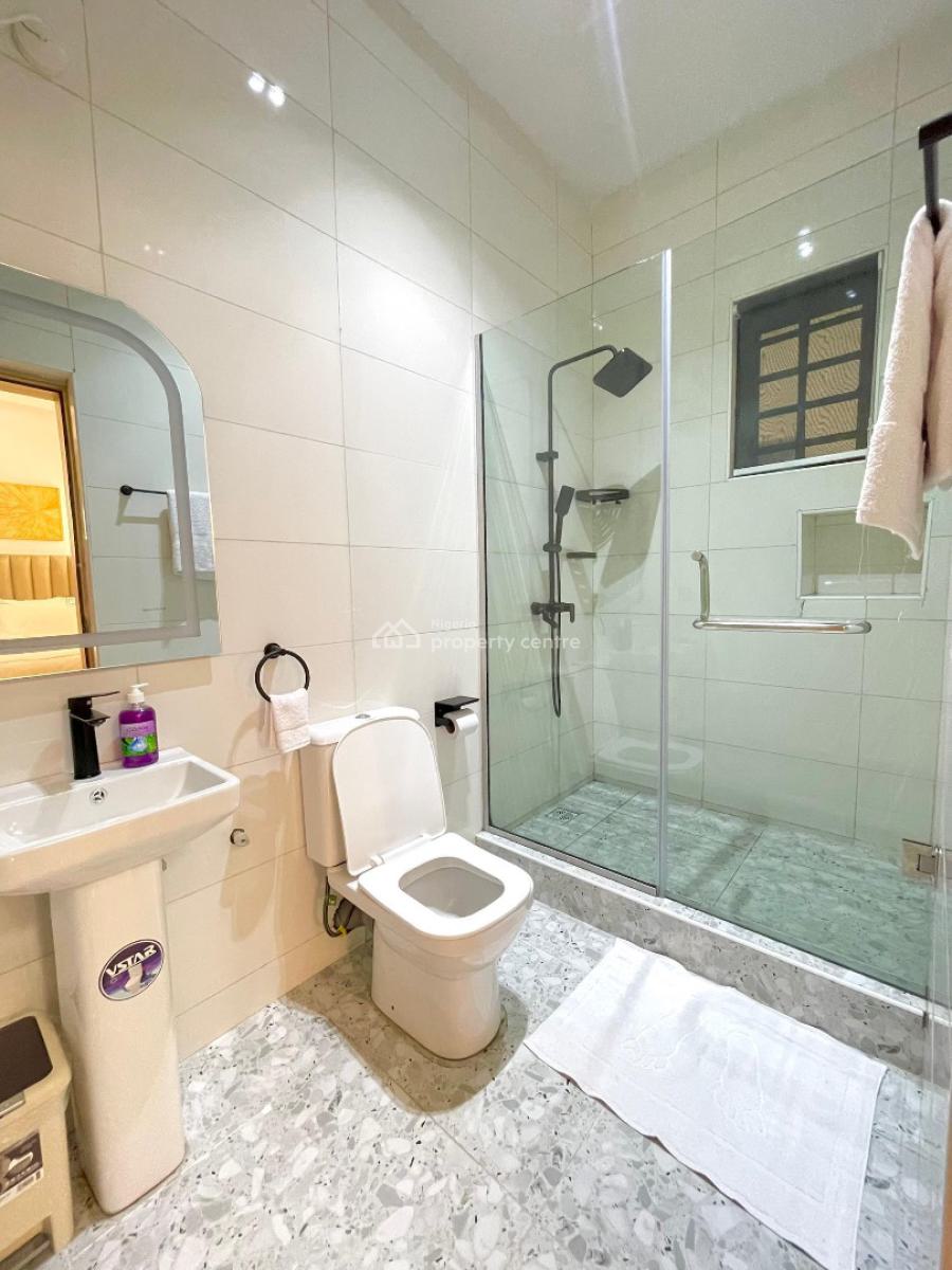 Spacious 4units of 1/2 Bedroom with Ps5, 24hrs Lightand Calm Envi, Lekki Phase 1, Lekki, Lagos, Flat / Apartment Short Let