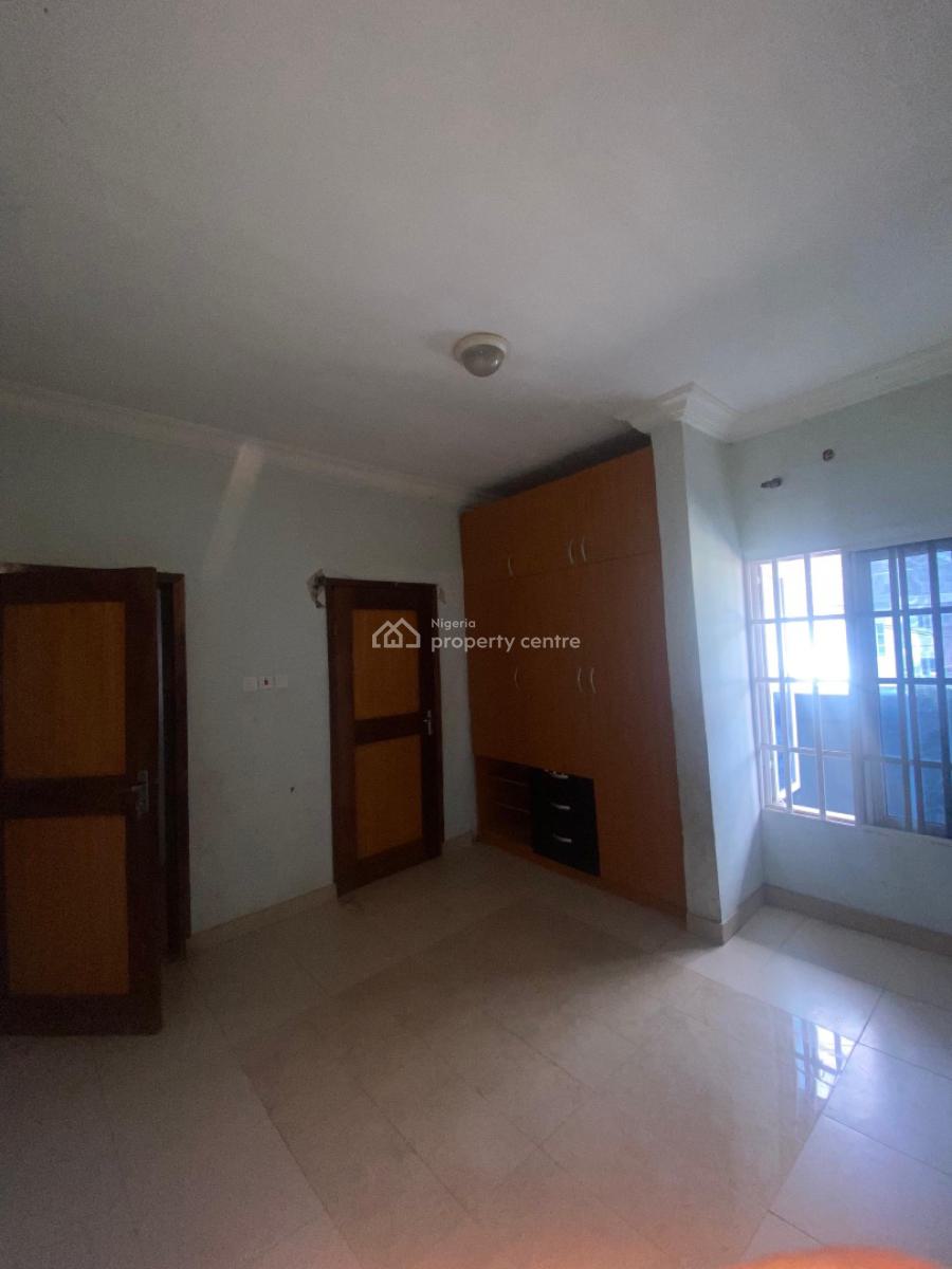 Clean 2 Bedroom Upstairs, Around Blenco Supermarket, Sangotedo, Ajah, Lagos, Flat / Apartment for Rent