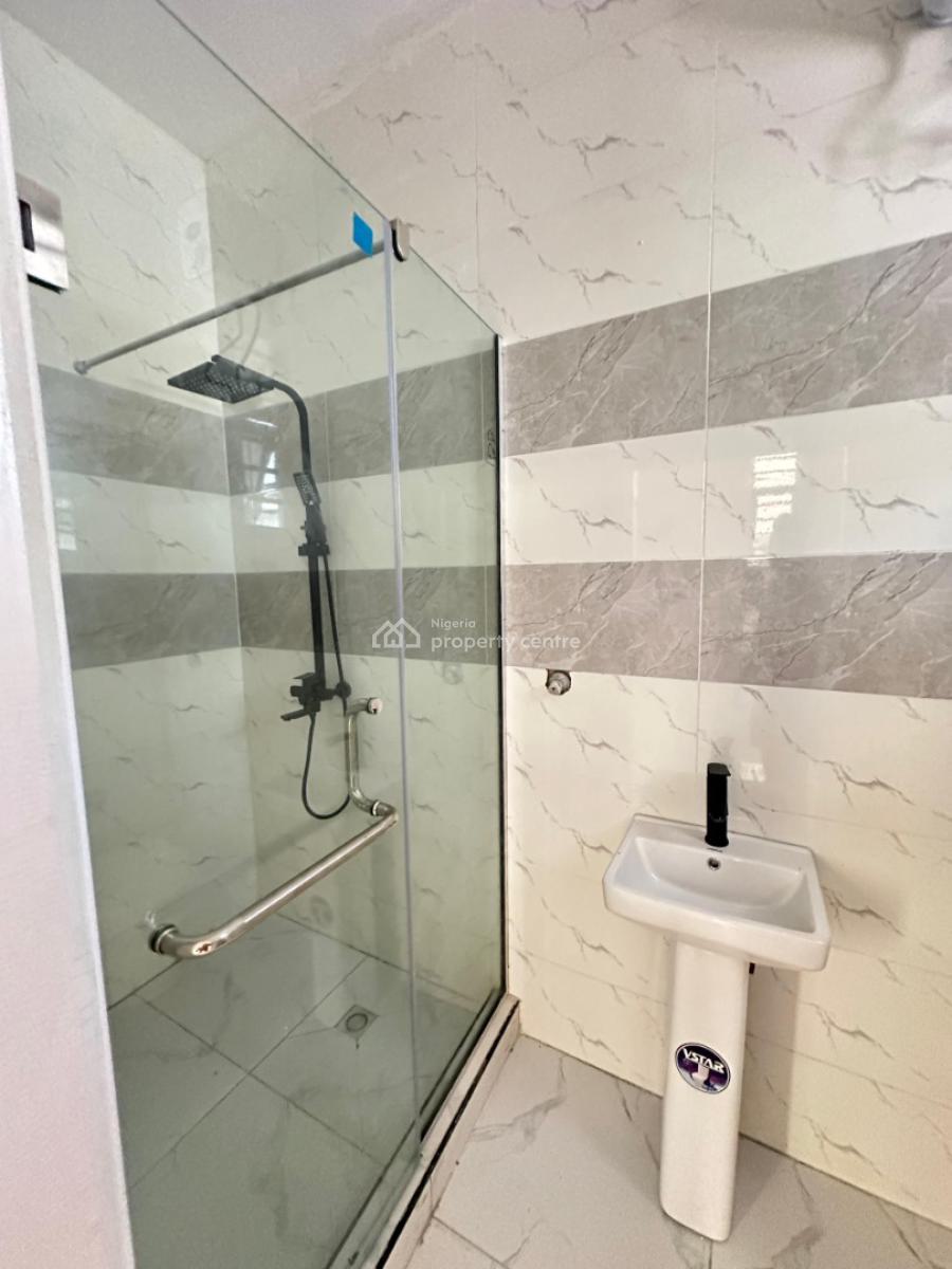 Well-built  4 Bedroom Detached with Bq in a Top Performing Location, Orchid Road, Lekki, Lagos, Detached Duplex for Sale