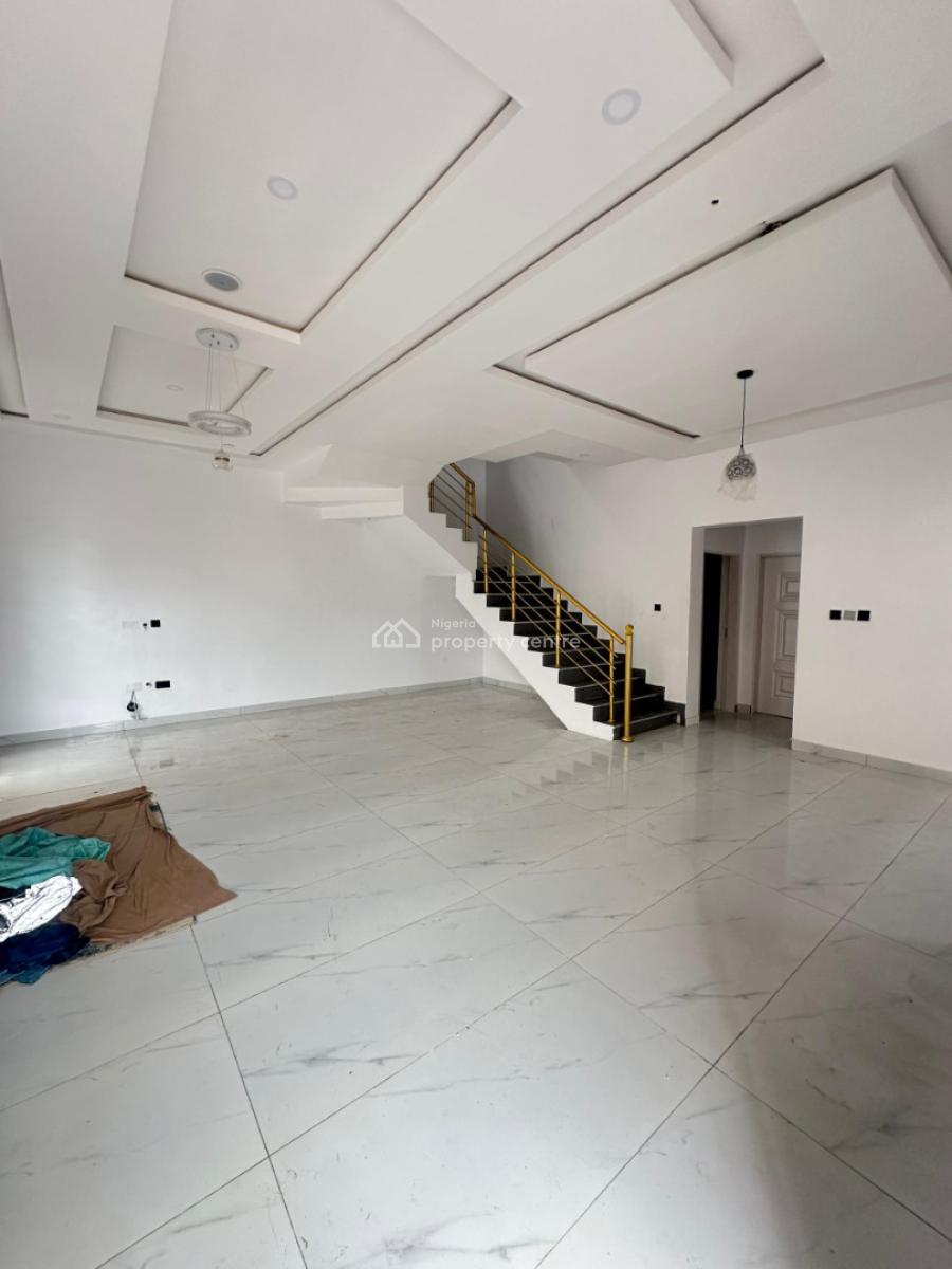 Well-built  4 Bedroom Detached with Bq in a Top Performing Location, Orchid Road, Lekki, Lagos, Detached Duplex for Sale