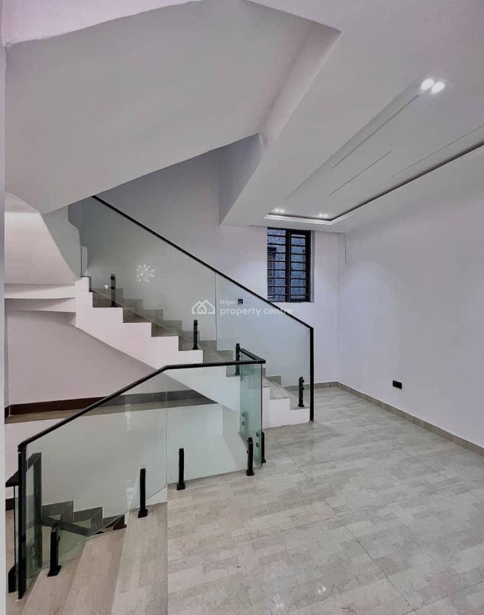 Magnificent 5 Bedroom Fully Detached Duplex W/ Bq in a Secured Estate, Lekki Phase 1, Lekki, Lagos, Detached Duplex for Sale