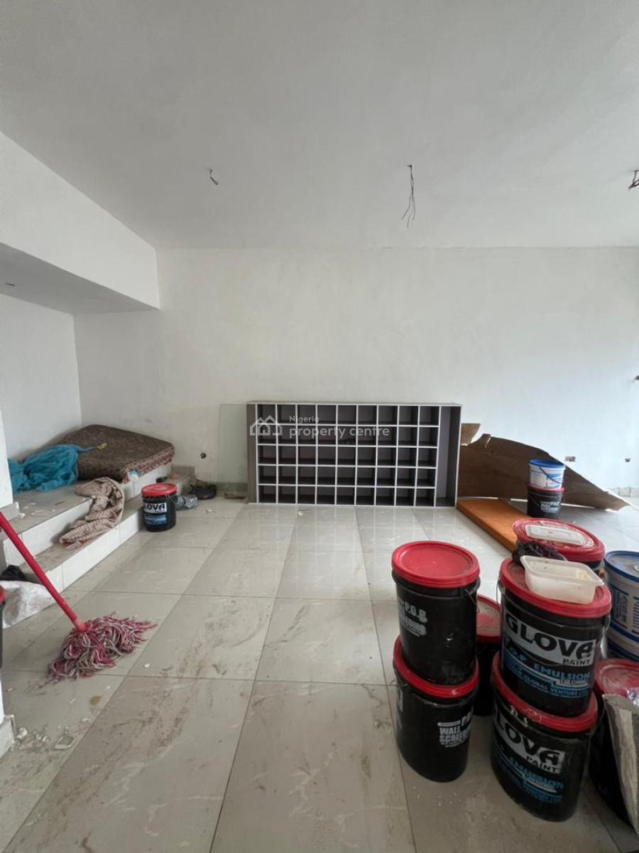 Newly Released Space on a Busy Road, Lekki Phase 1, Lekki Phase 1, Lekki, Lagos, Shop for Rent