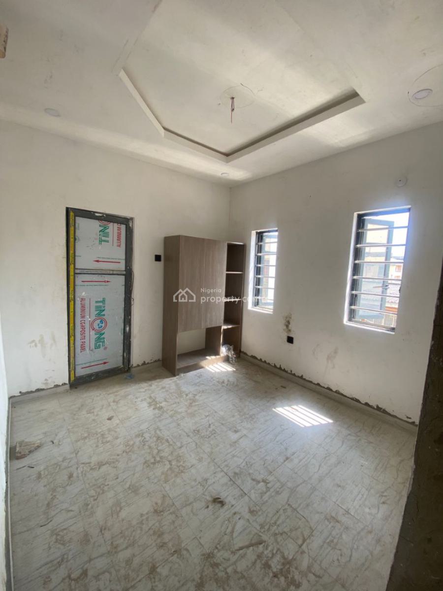 Standard 2 Bedroom Flat with Modern Facilities, Off Oduduwa Kilo Ikate Surulere Lagos, Surulere, Lagos, Flat / Apartment for Rent