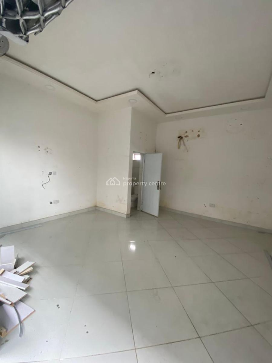 2 Bedroom Apartment Upstairs with Modern Facilities with Car Park, Off Ishola Randle Avenue Surulere Lagos., Surulere, Lagos, Flat / Apartment for Rent