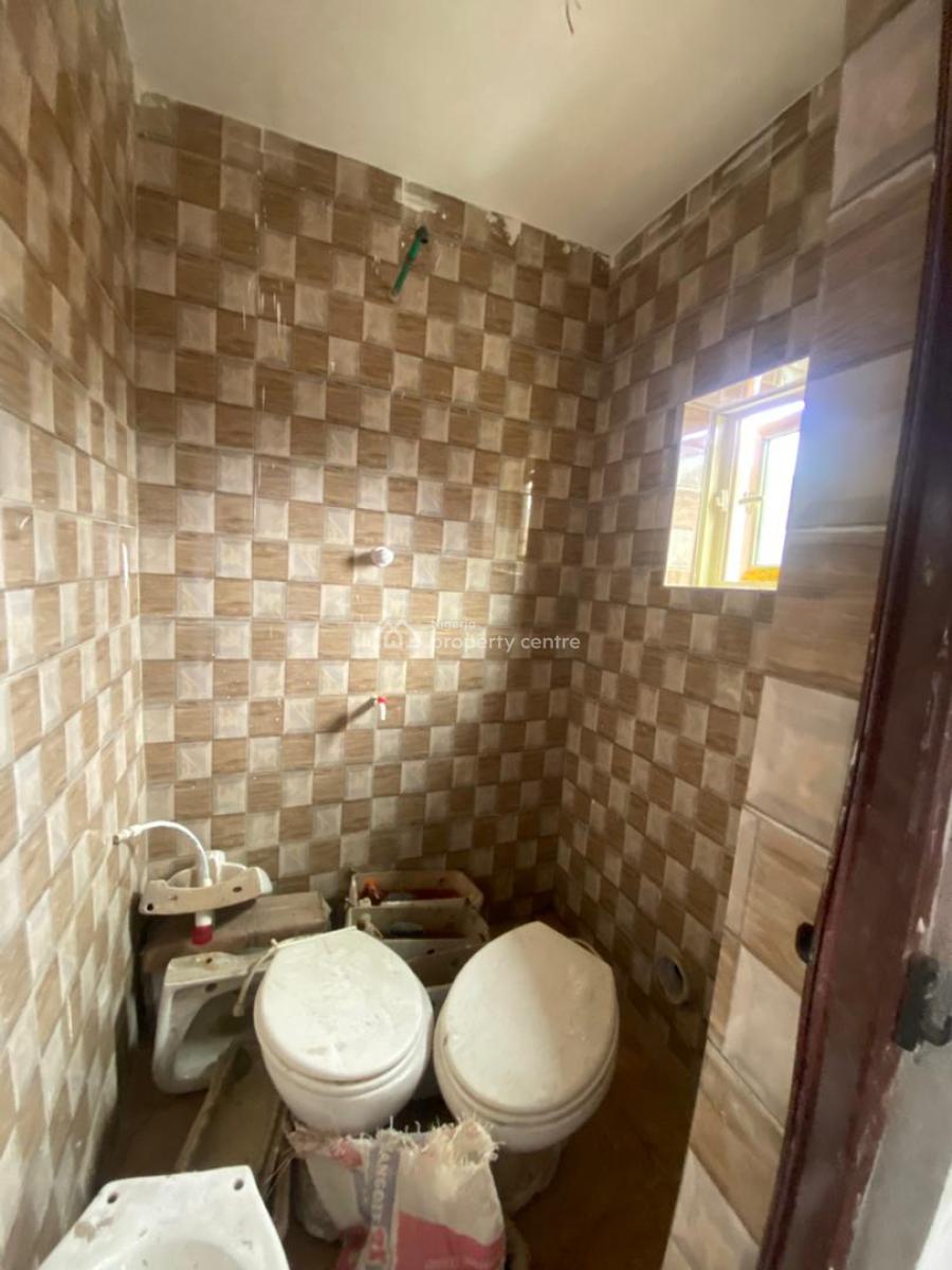 2 Bedroom Apartment Upstairs with Modern Facilities with Car Park, Off Ishola Randle Avenue Surulere Lagos., Surulere, Lagos, Flat / Apartment for Rent
