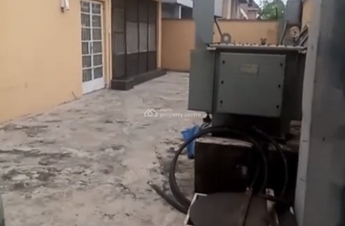 Block of Flats L in a Very Good and Secure Neighborhood, Animashaun Street, Off Bode Thomas Road, Surulere, Surulere, Lagos, Block of Flats for Sale