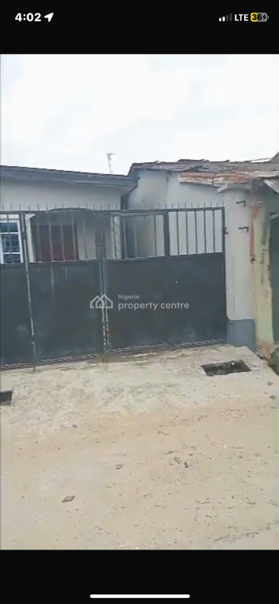 a Clean and Solid 3-bedroom Bungalow with an Extra Room at The Back., Off Ishaga Road, Surulere, Lagos, Surulere, Lagos, Detached Bungalow for Sale