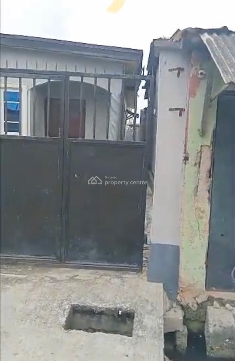 a Clean and Solid 3-bedroom Bungalow with an Extra Room at The Back., Off Ishaga Road, Surulere, Lagos, Surulere, Lagos, Detached Bungalow for Sale