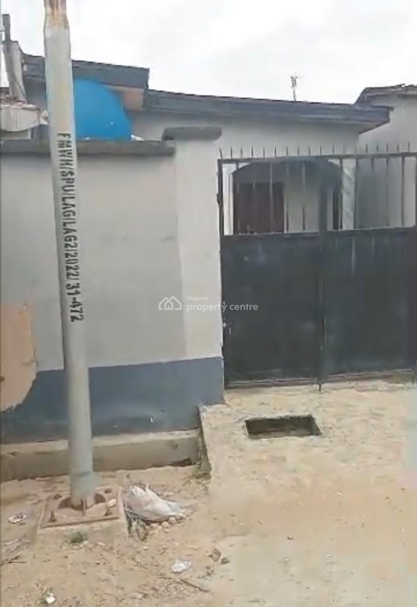 a Clean and Solid 3-bedroom Bungalow with an Extra Room at The Back., Off Ishaga Road, Surulere, Lagos, Surulere, Lagos, Detached Bungalow for Sale