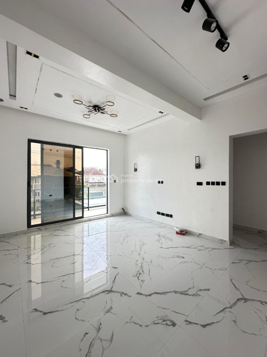 Spacious 3 Bedroom Apartment with an Elevator., Perfect for Shortlet & Rental Investment in a Serene Environment, Lekki Phase 1, Lekki, Lagos, Flat / Apartment for Sale