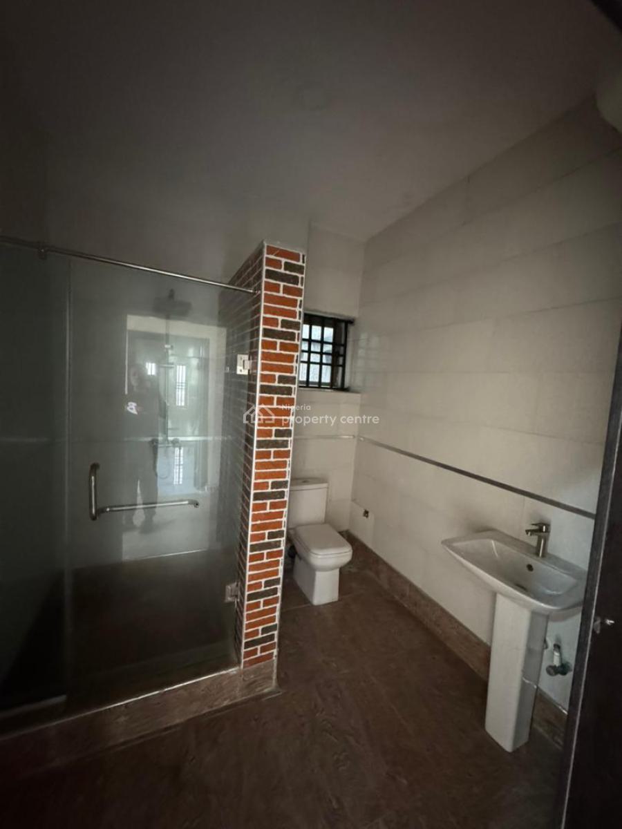Very Spacious Self Contain, Ologolo, Lekki, Lagos, Self Contain (single Rooms) for Rent