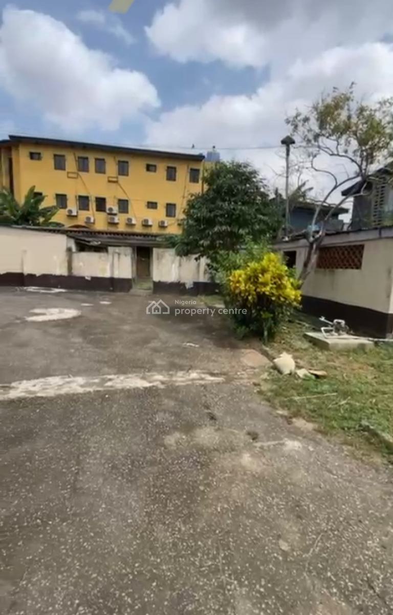 a Vacant Old Detached House Pf Over 1500sqm in an Eatste, Palmgrove, Ilupeju, Lagos, Detached Duplex for Sale