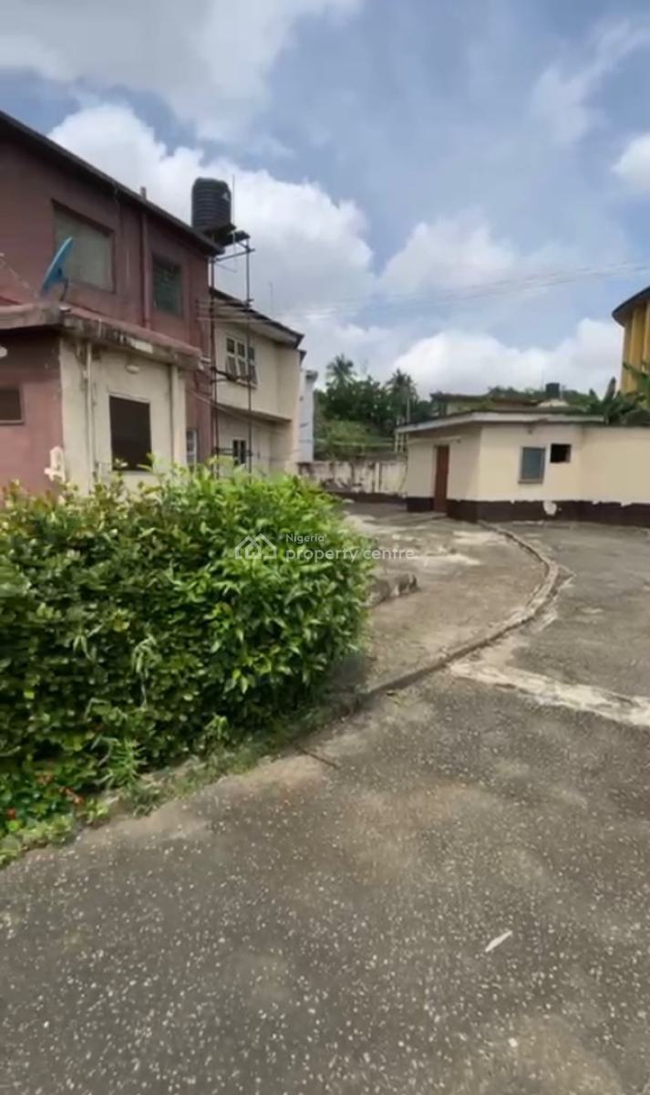 a Vacant Old Detached House Pf Over 1500sqm in an Eatste, Palmgrove, Ilupeju, Lagos, Detached Duplex for Sale