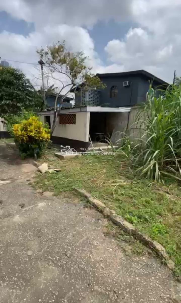 a Vacant Old Detached House Pf Over 1500sqm in an Eatste, Palmgrove, Ilupeju, Lagos, Detached Duplex for Sale