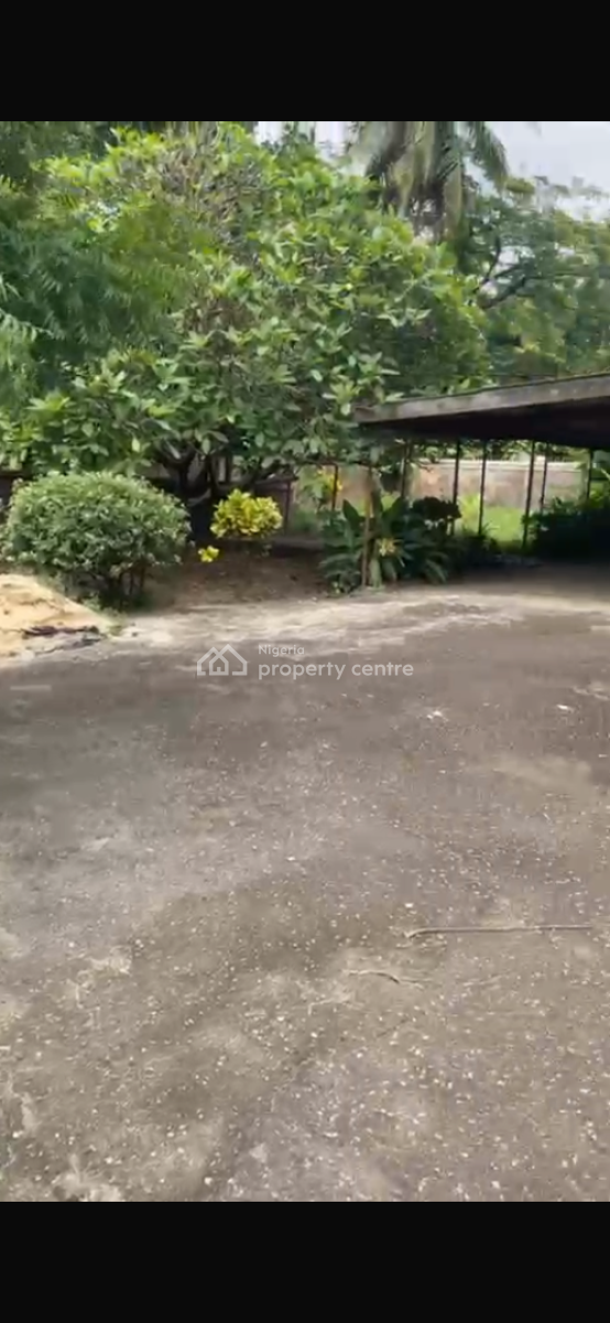 a Vacant Old Detached House Pf Over 1500sqm in an Eatste, Palmgrove, Ilupeju, Lagos, Detached Duplex for Sale