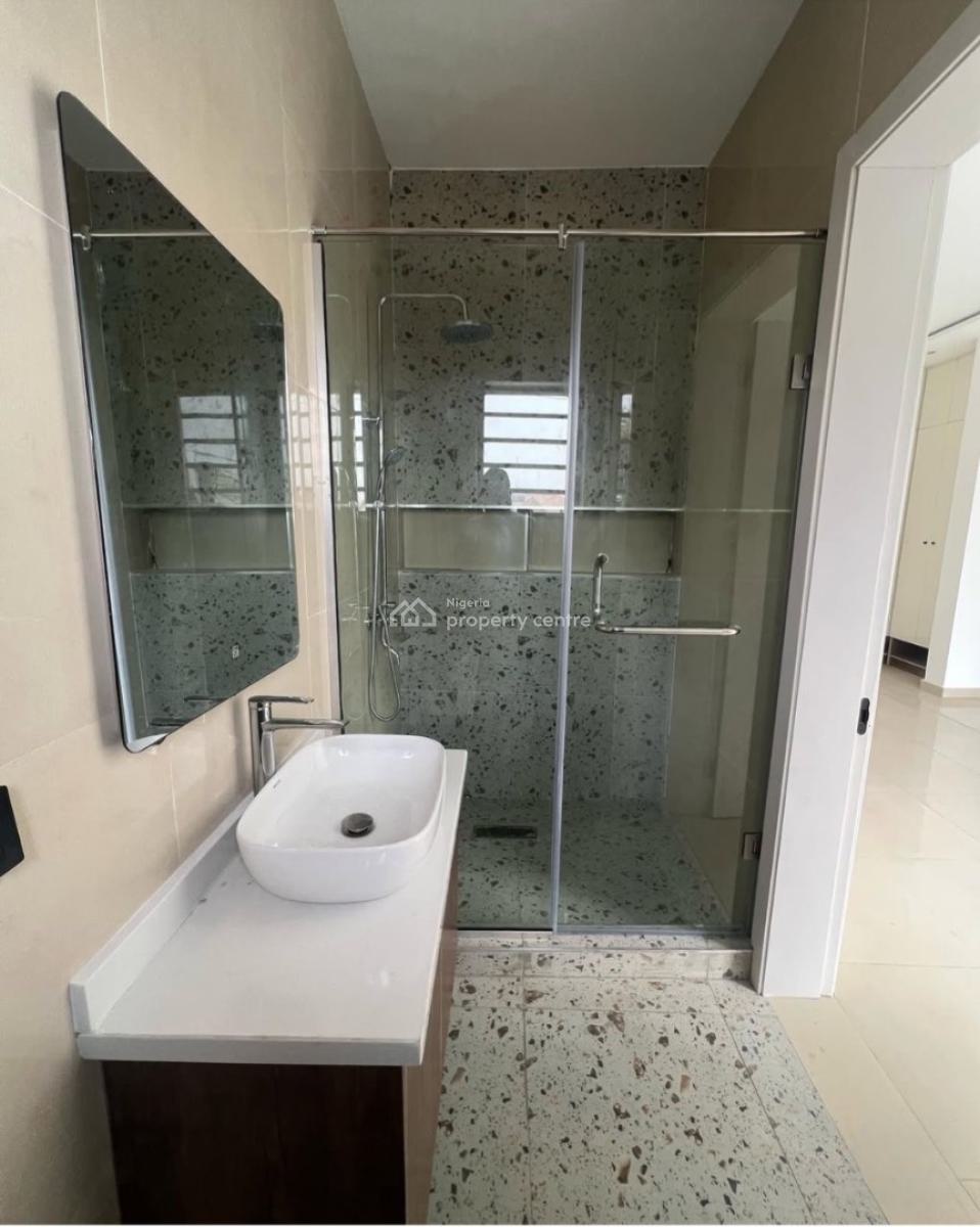 2 Bedroom Apartment with Bq, Pool and Gym, Lekki Phase 1, Lekki, Lagos, Flat / Apartment for Sale