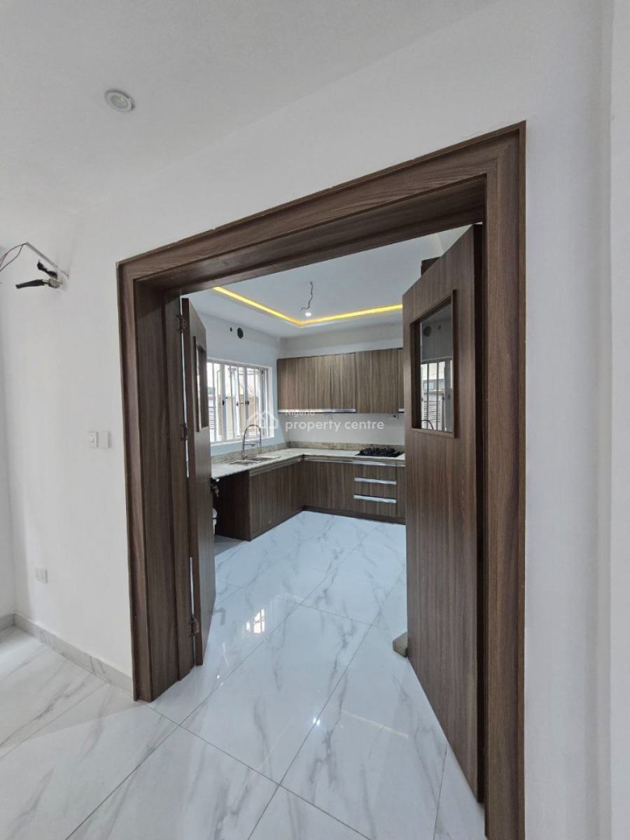 4 Bedroom Terrace with a Room Bq, Lekki Phase 1, Lekki, Lagos, Terraced Duplex for Rent