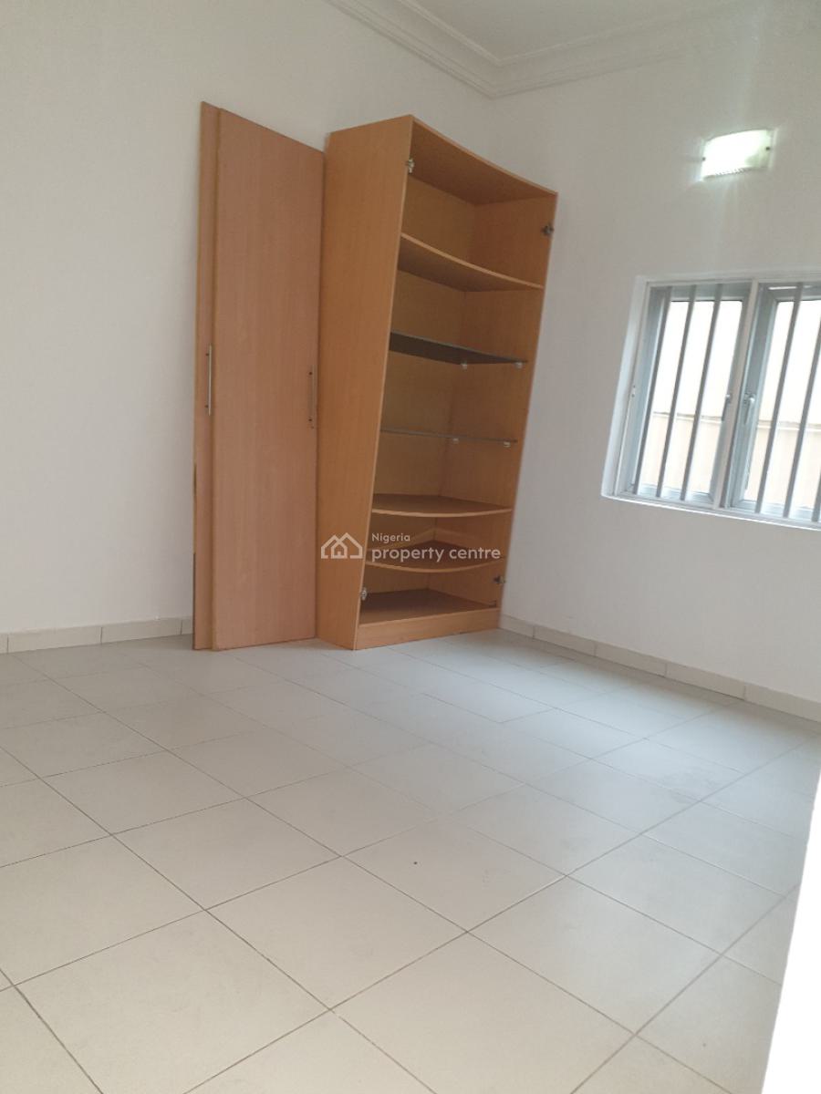 Spacious Miniflat, Ikate Chisco, Lekki, Lagos, Mini Flat (room and Parlour) for Rent