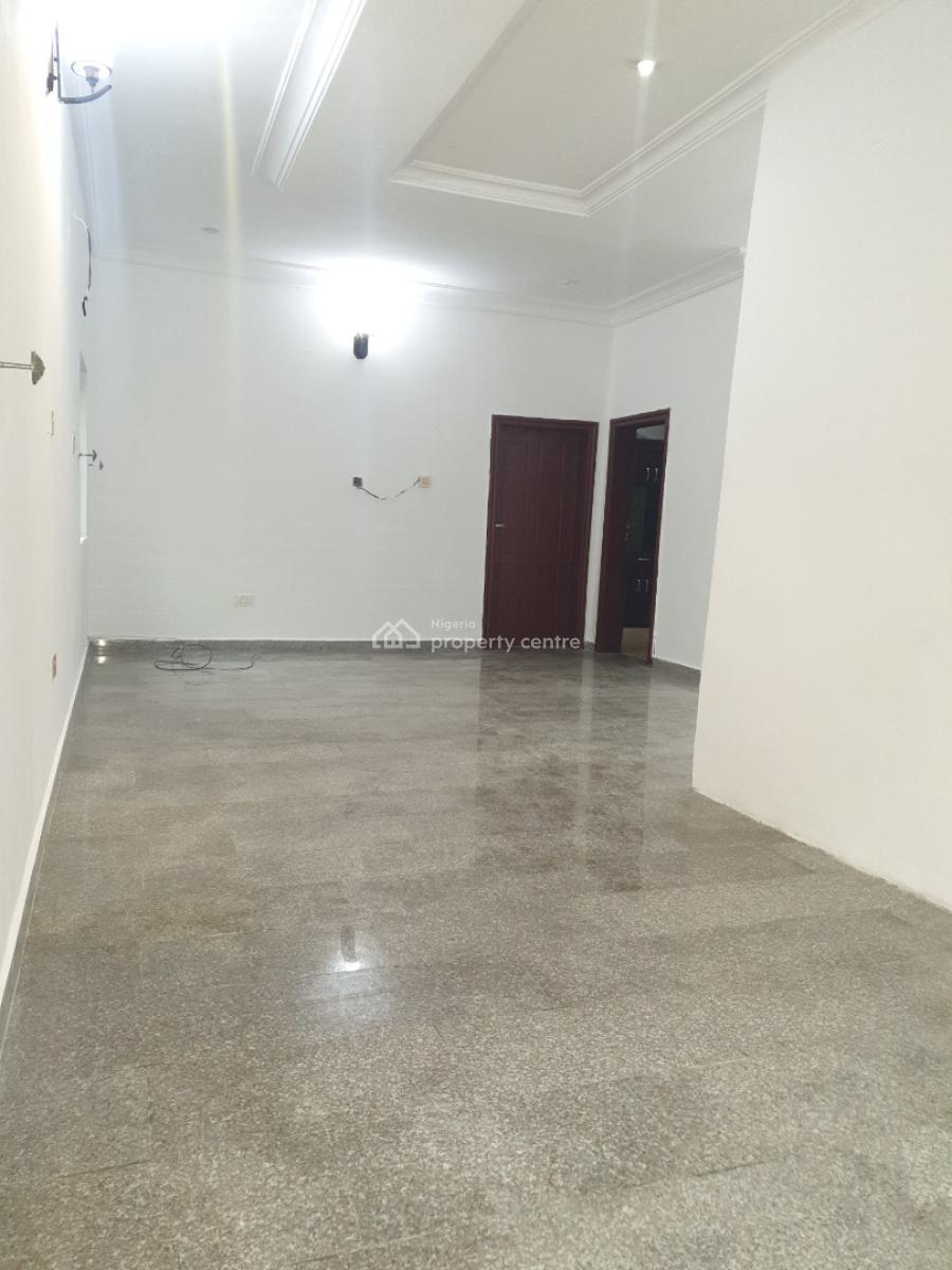 Spacious Miniflat, Ikate Chisco, Lekki, Lagos, Mini Flat (room and Parlour) for Rent
