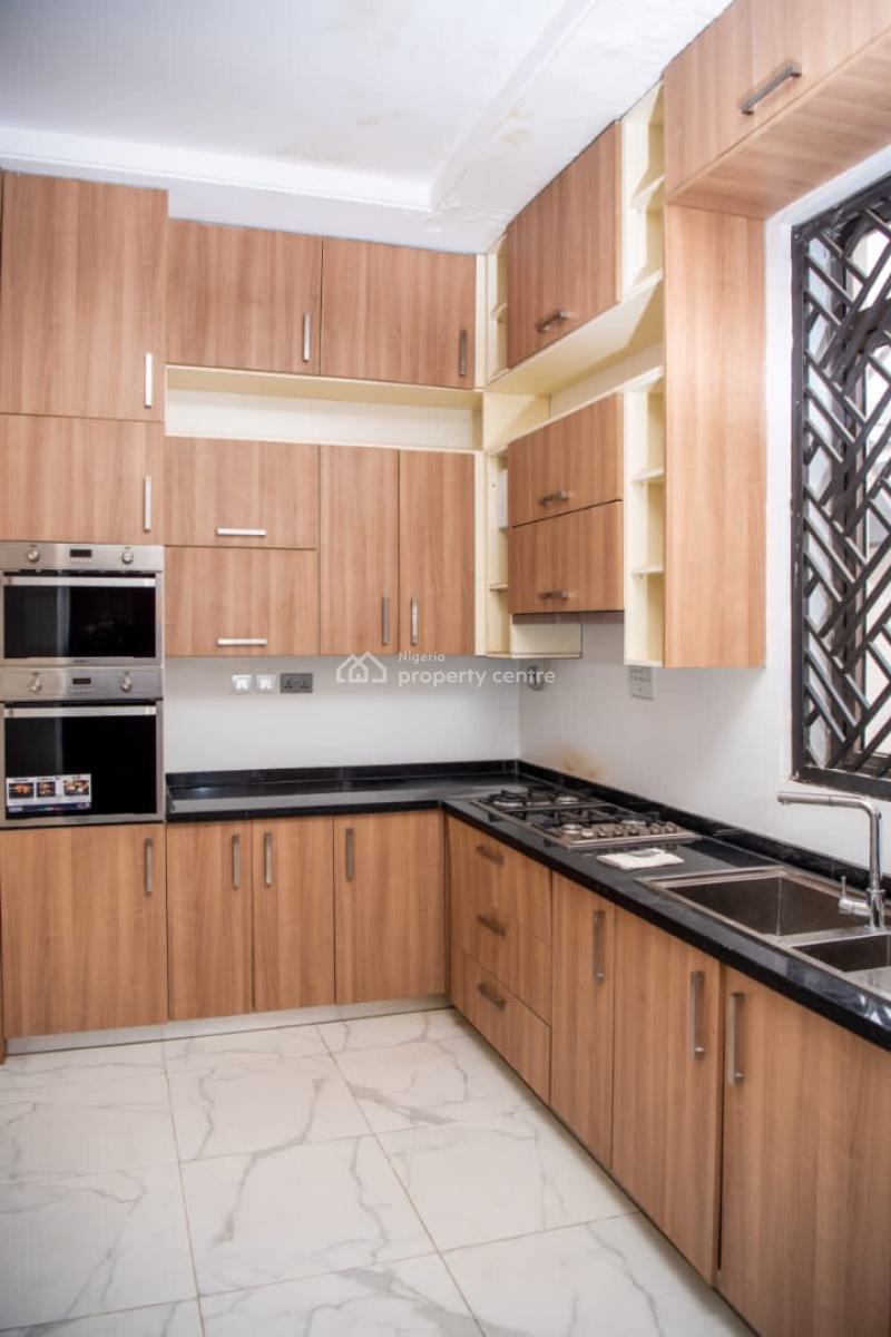 Beautiful Mansion, Guzape District, Abuja, Detached Duplex for Sale