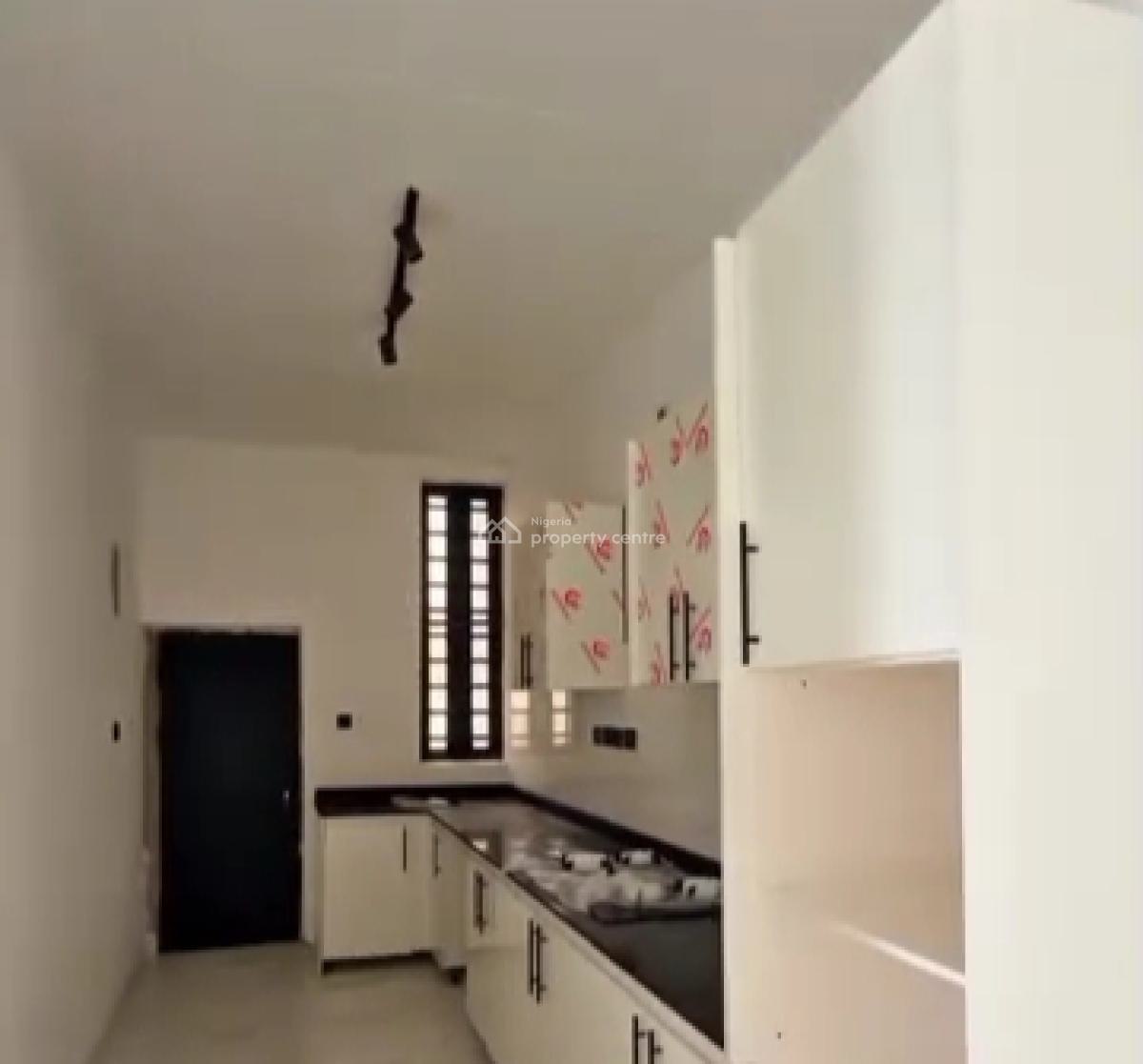 Spacious 1 Bedroom Apartment, Ologolo, Lekki, Lagos, Flat / Apartment for Sale