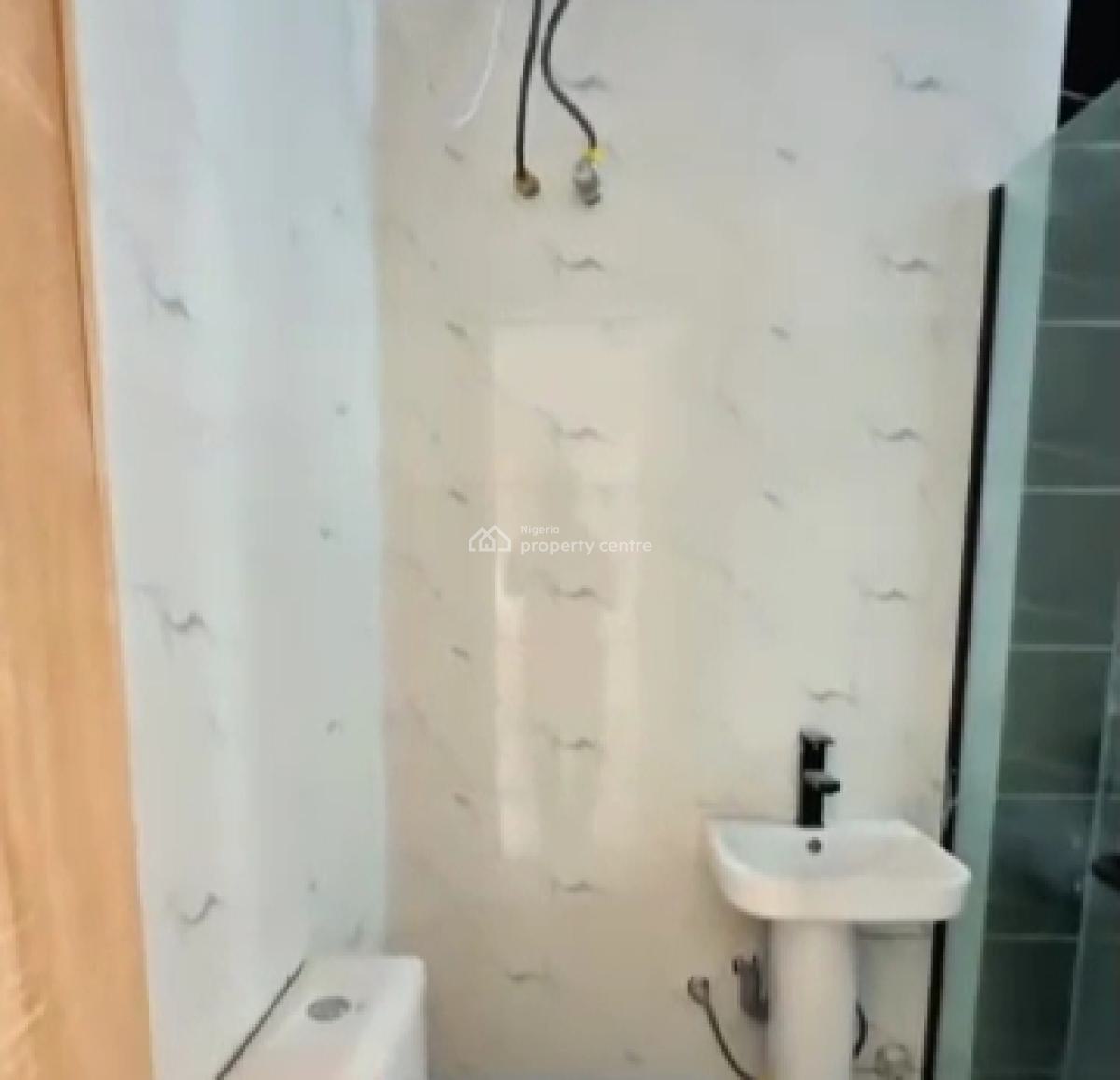 Spacious 1 Bedroom Apartment, Ologolo, Lekki, Lagos, Flat / Apartment for Sale