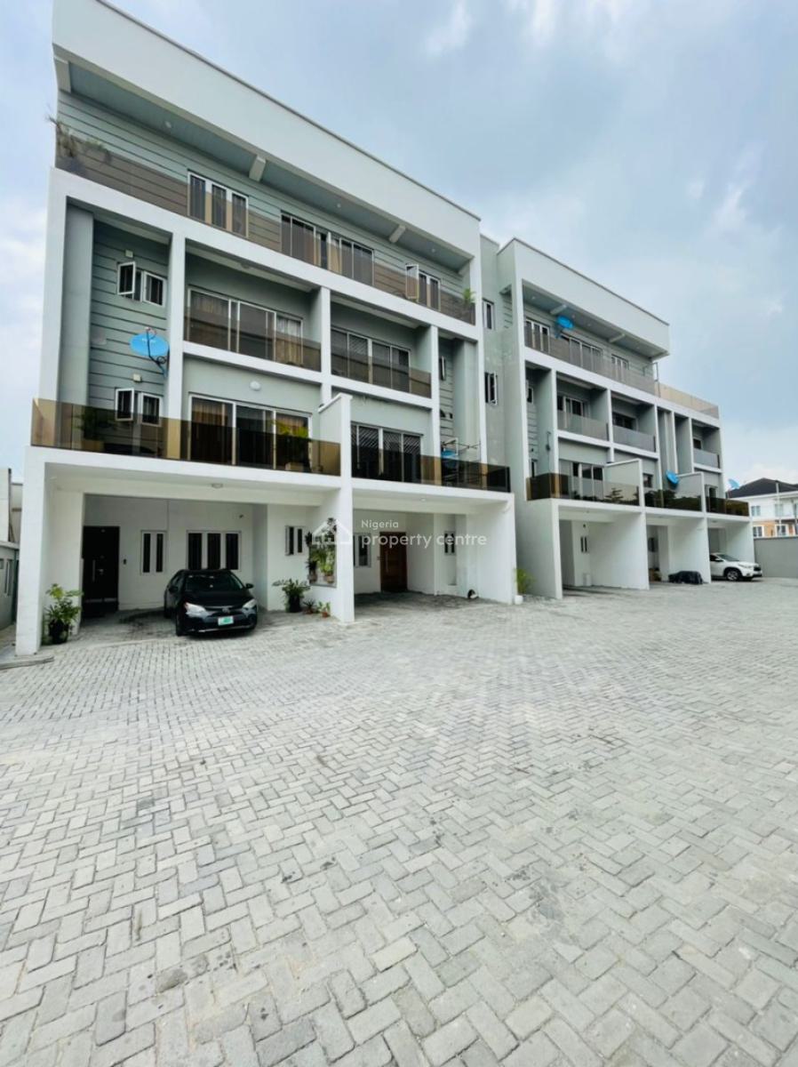Serviced with 24/7 Power Supply 3 Bedroom En-suite Flat with Fitted Ki, Lekki Phase 1, Lekki, Lagos, Flat / Apartment for Rent