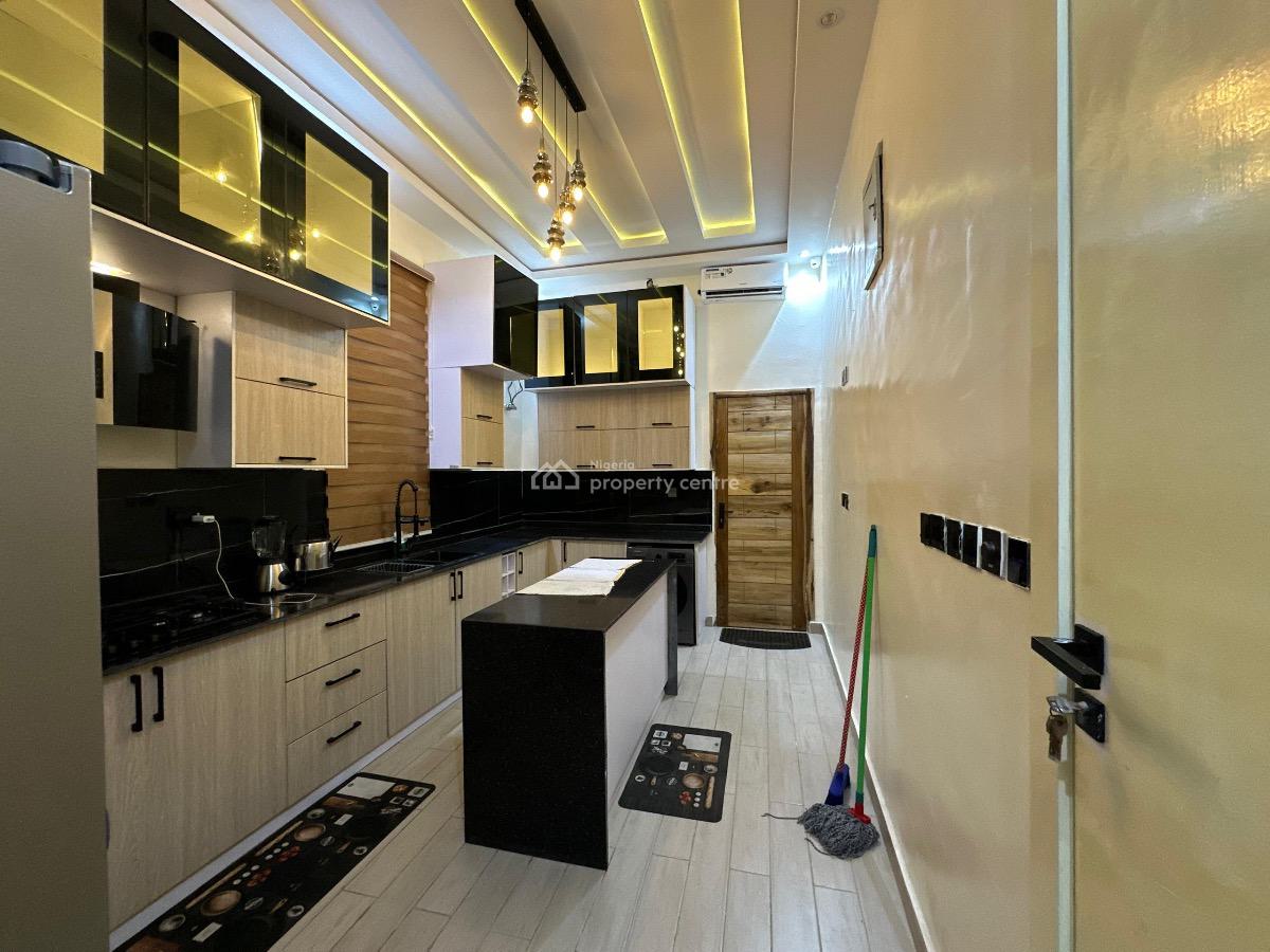 Luxury 4 Bedroom Self Compound Duplex with Smart Lock,ps5 and Bathtub, Palm City, Ajah, Lagos, Flat / Apartment Short Let