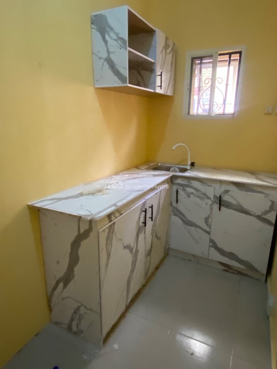 Luxury Mini  Flat, Onamusa Estate Lekki , Beside  Iddado Estate, Lekki, Lagos, Mini Flat (room and Parlour) for Rent