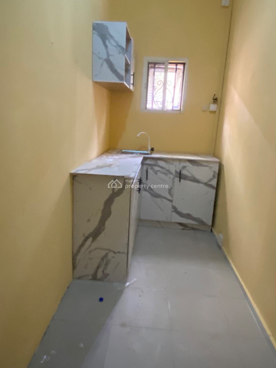 Luxury Mini  Flat, Onamusa Estate Lekki , Beside  Iddado Estate, Lekki, Lagos, Mini Flat (room and Parlour) for Rent