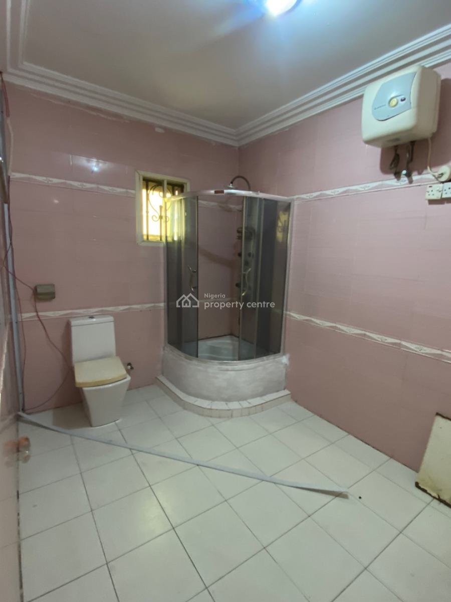 Spacious Luxury Master Bedroom in a Shared Apartment, Onamusa Estate Beside Iddado Eatate  Lekki, Lekki, Lagos, Flat / Apartment for Rent