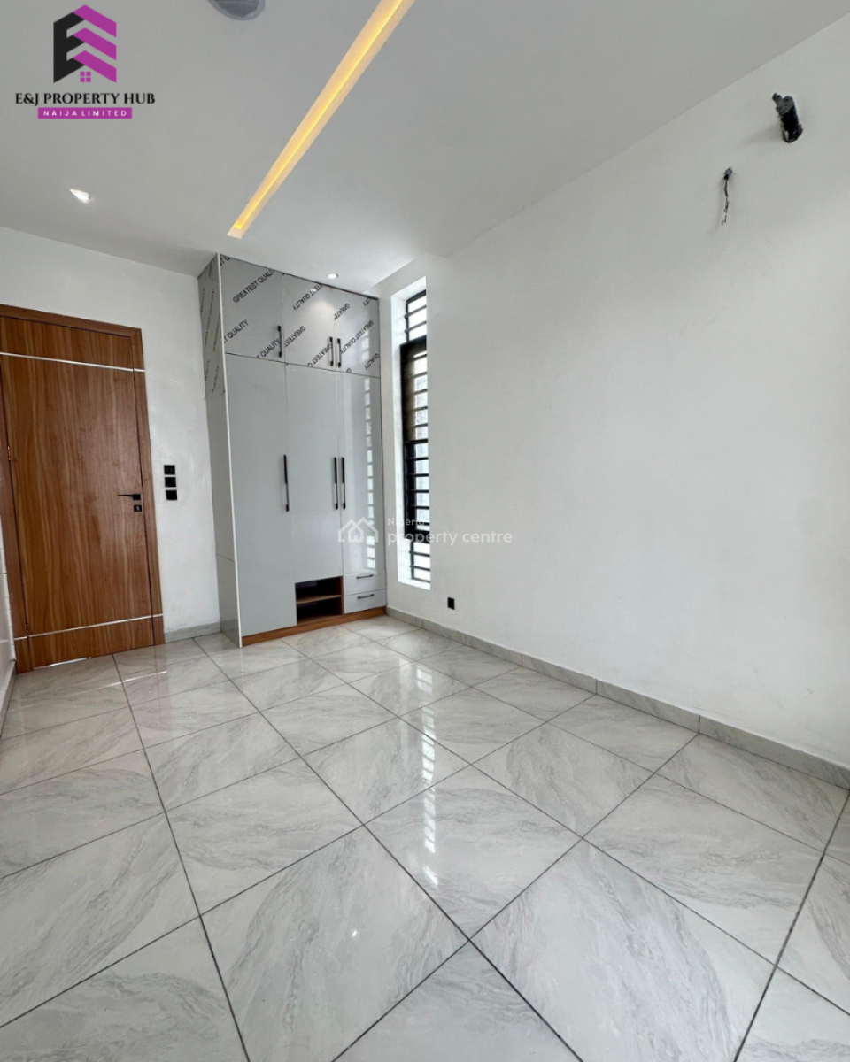 Well Built & Spacious 4 Bedroom Fully Detached Duplex with Bq, Orchid Road Lekki, Lekki, Lagos, Semi-detached Duplex for Sale