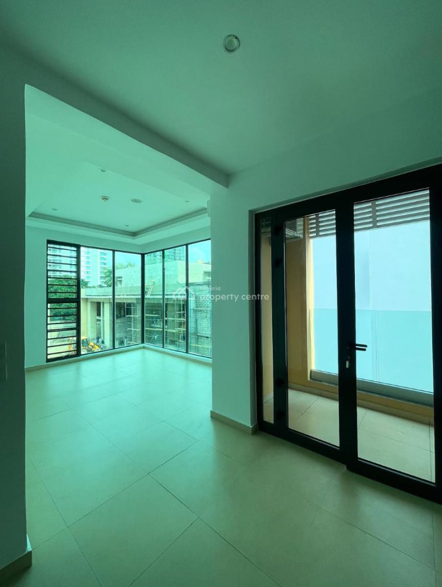 Fully Serviced 4 Bedroom Mansionatte with Bq, Pool & 24/7 Light, Old Ikoyi, Ikoyi, Lagos, Flat / Apartment for Rent