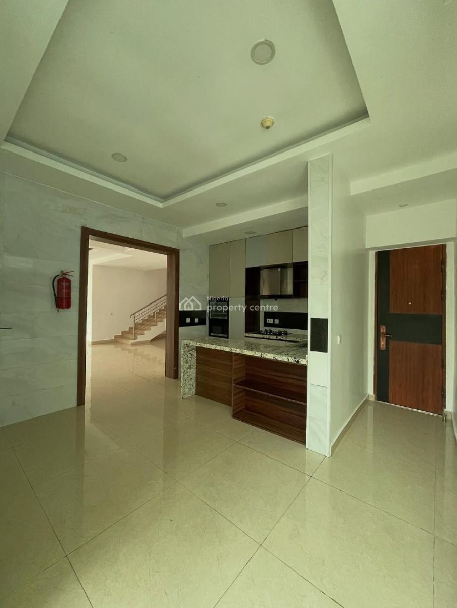Fully Serviced 4 Bedroom Mansionatte with Bq, Pool & 24/7 Light, Old Ikoyi, Ikoyi, Lagos, Flat / Apartment for Rent