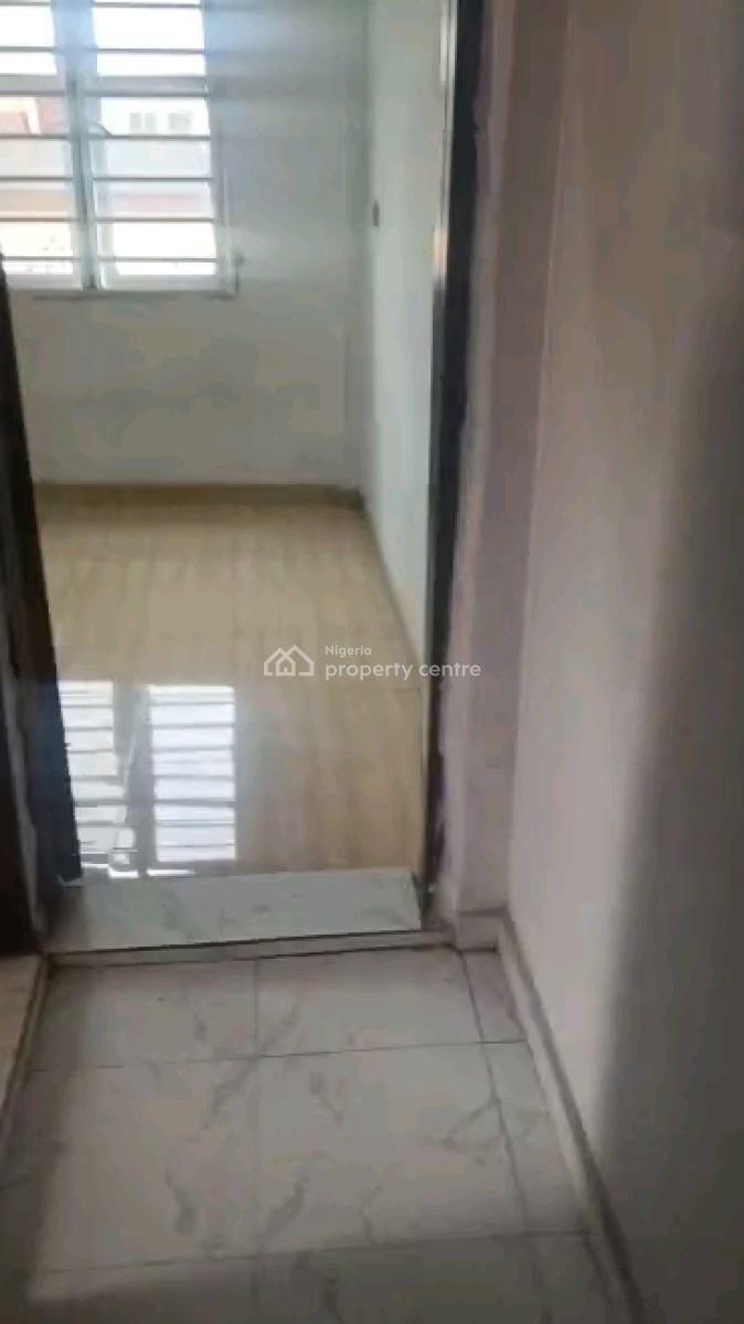 a Very Spacious Two Bedroom Flat, Jebba Street, Adekunle, Yaba, Lagos, Flat / Apartment for Rent
