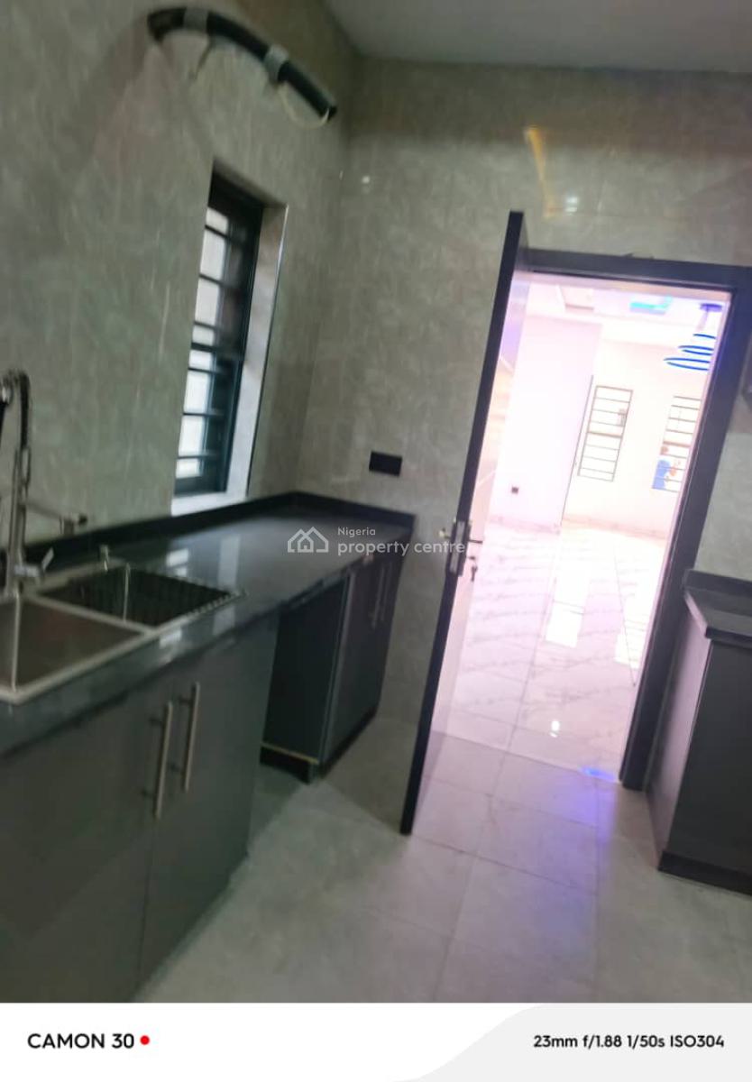 3 Bedroom Detached Duplex with Bq, Isheri, Magodo, Lagos, Detached Duplex for Sale