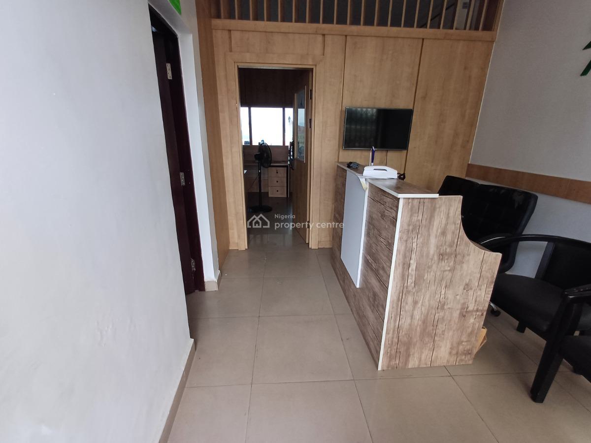 65sqm Shop / Office Space on The Third Floor in a Strategic Location, Wuse 2, Abuja, Office Space for Rent
