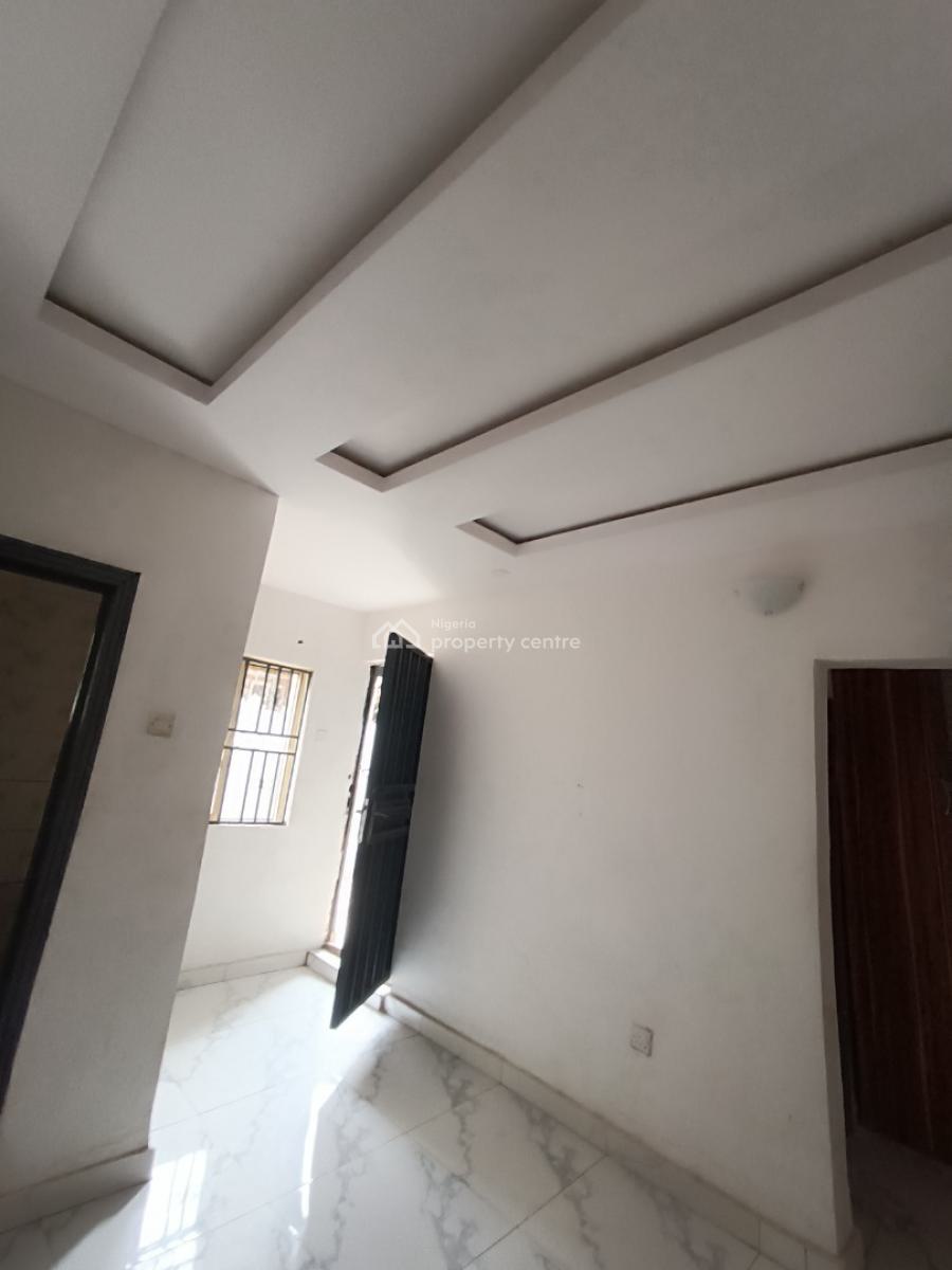 a Standard Self Contain, Before Novare Shoprite Ajah, Lekki Phase 2, Lekki, Lagos, Self Contain (single Rooms) for Rent