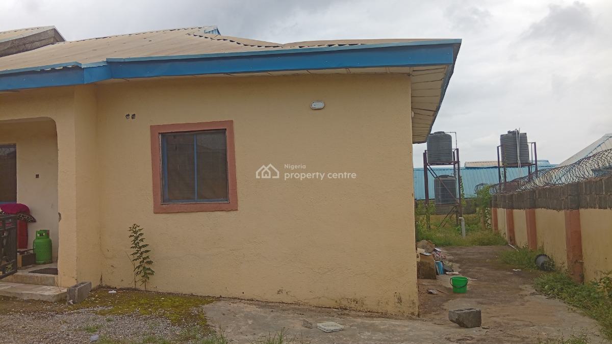 2 Bedrooms Semi Detached Bungalow, Efab Esttate Road, Efab Esttate, Lokogoma, Lokogoma District, Abuja, Semi-detached Bungalow for Rent