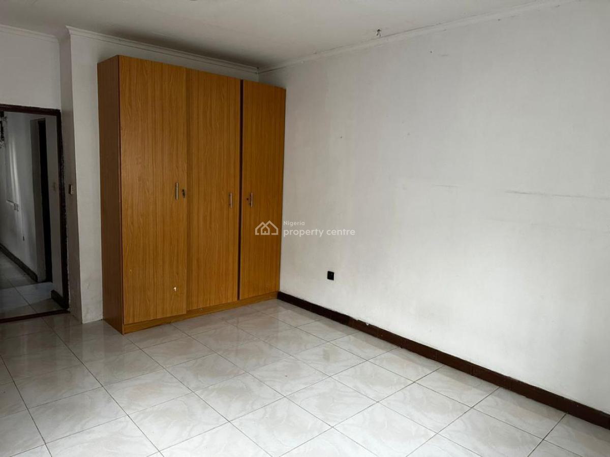 2 Bedroom Apartment (comfortable), 6a, Iweanya Ugbogoh Crescent, Lekki Phase 1, Lekki, Lagos, Mini Flat (room and Parlour) for Rent