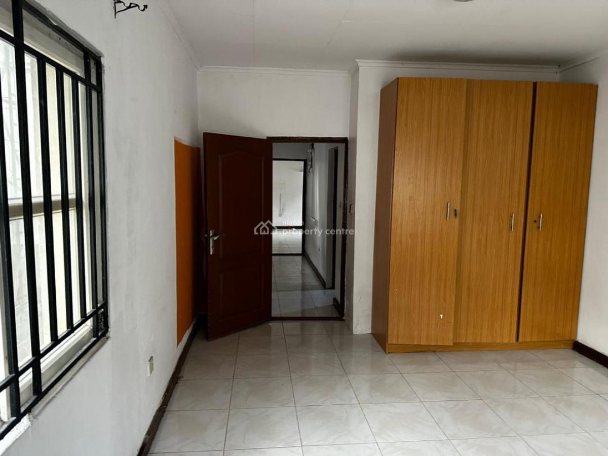 2 Bedroom Apartment (comfortable), 6a, Iweanya Ugbogoh Crescent, Lekki Phase 1, Lekki, Lagos, Mini Flat (room and Parlour) for Rent