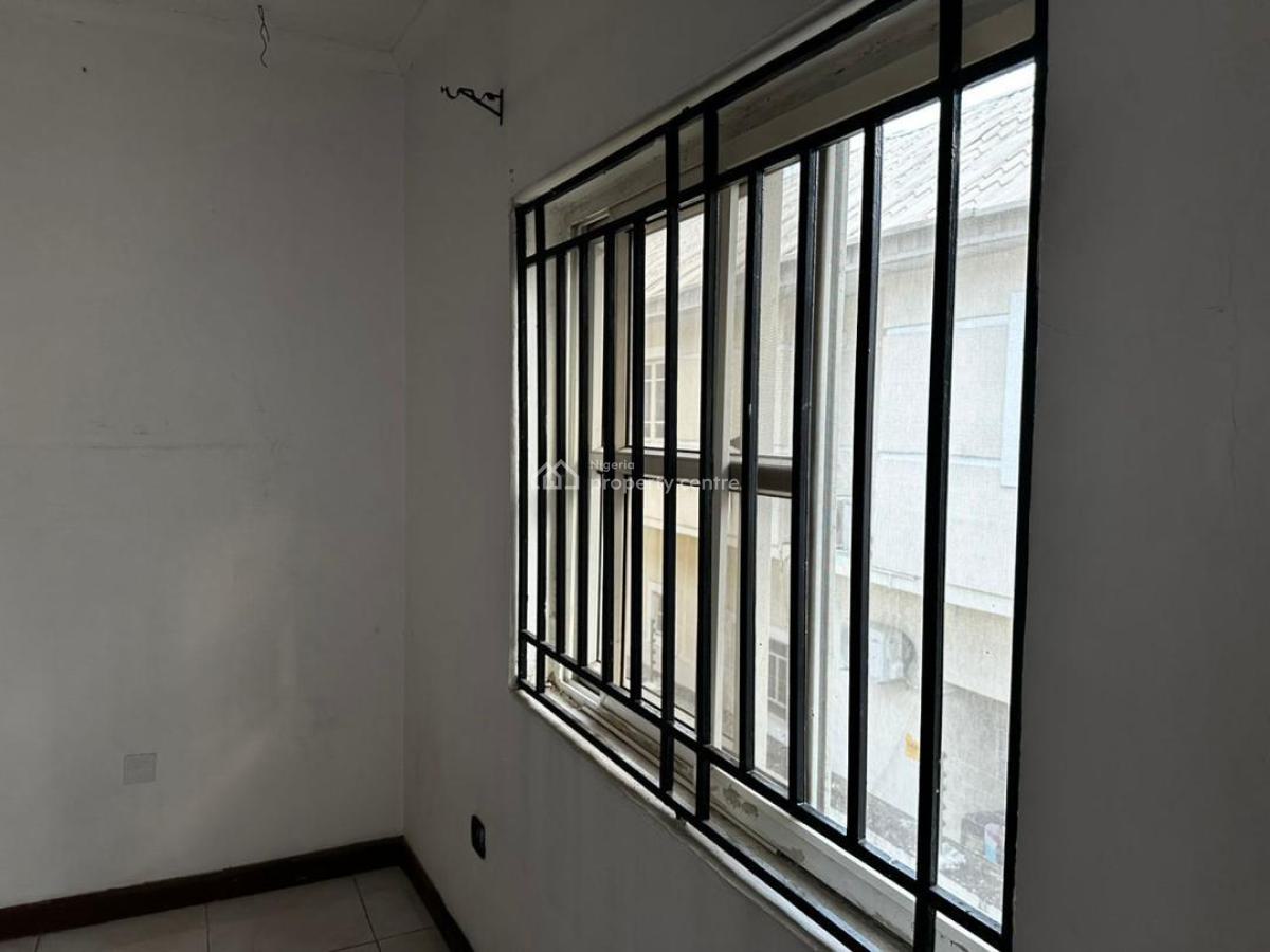 2 Bedroom Apartment (comfortable), 6a, Iweanya Ugbogoh Crescent, Lekki Phase 1, Lekki, Lagos, Mini Flat (room and Parlour) for Rent