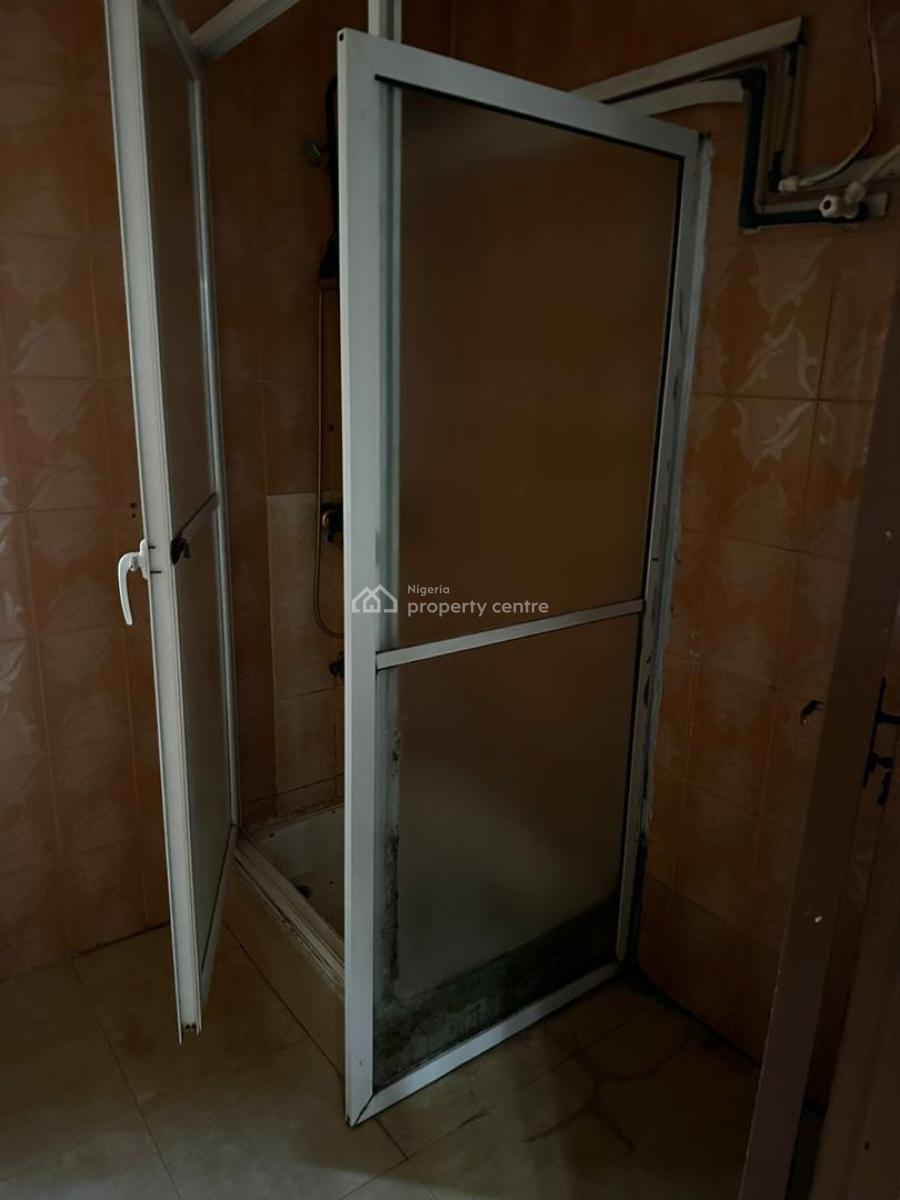 2 Bedroom Apartment (comfortable), 6a, Iweanya Ugbogoh Crescent, Lekki Phase 1, Lekki, Lagos, Mini Flat (room and Parlour) for Rent